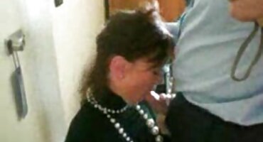 gái xinh chát sex Quan hệ hentaiz ko che tình dục trên đi văng.