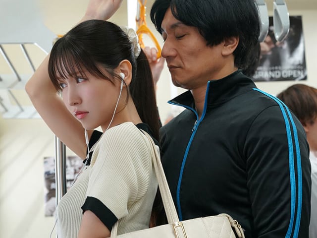 sex trúc mây lộ IPZZ-248 Bị thầy giáo cũ quấy rối tình dục trên tàu điện Momo Sakura